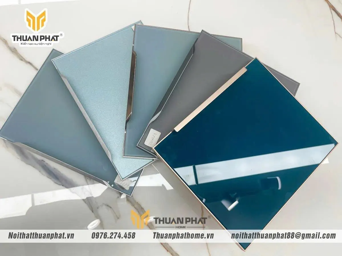 Bảng màu cánh kính bóng gương màu xanh hiện đại